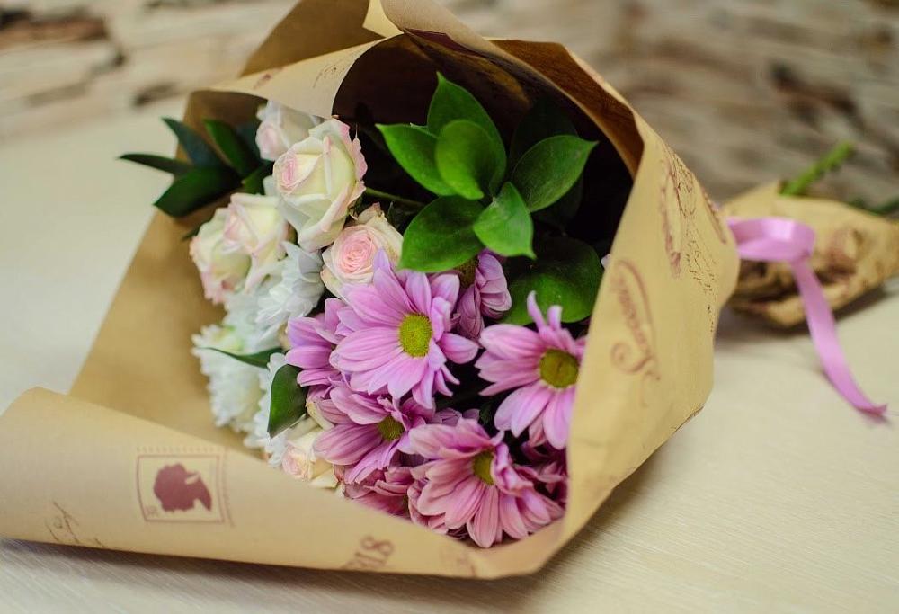 Букет цветов из: Розы и Хризантемы в Семикаракорске