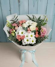 Букет цветов из:  Розы, Лизиантусы и Хризантемы в Семикаракорске