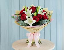 Букет цветов из:  Лилии и Розы #REPLACE_PRED# Семикаракорске