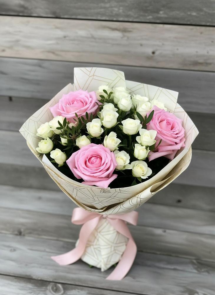 Букет цветов из: Розы в Семикаракорске