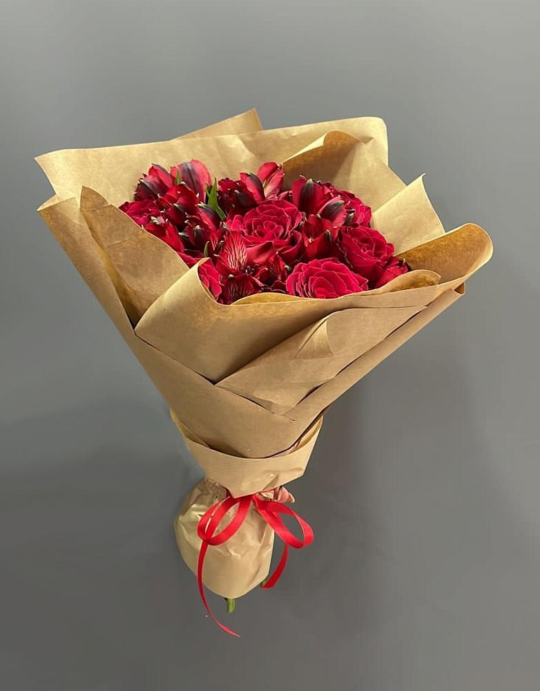 Букет цветов из: Альстромерии и Розы в Семикаракорске