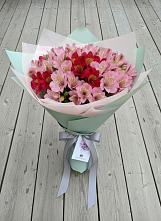 Букет цветов из:  Альстромерии в Семикаракорске
