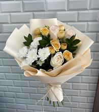 Букет цветов из:  Розы и Хризантемы в Семикаракорске
