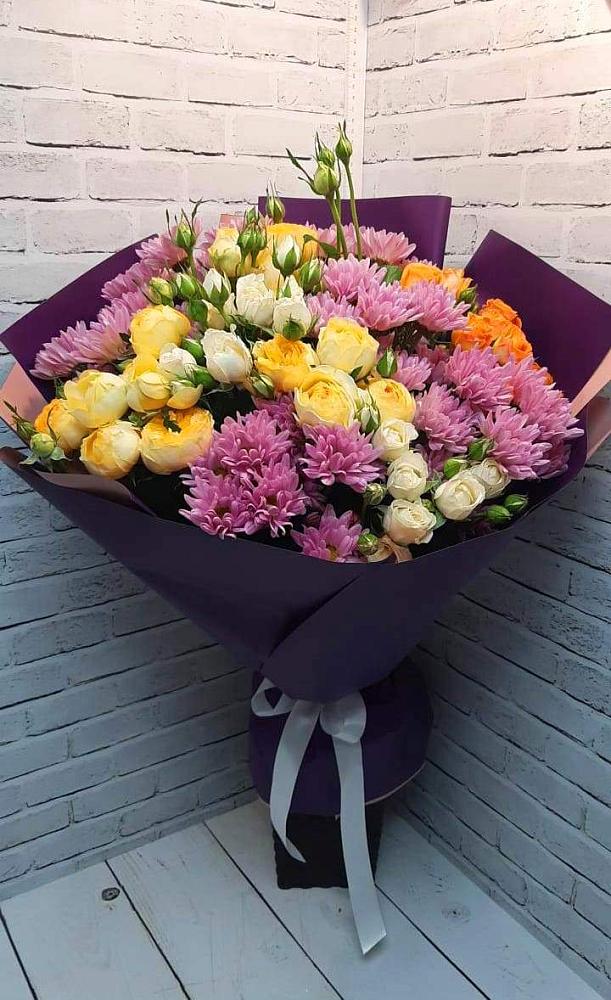 Букет цветов из: Хризантемы и Розы в Семикаракорске