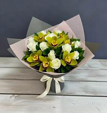 Букет цветов из:  Орхидеи и Розы в Семикаракорске