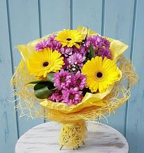 Букет цветов из:  Хризантемы и Герберы #REPLACE_PRED# Семикаракорске