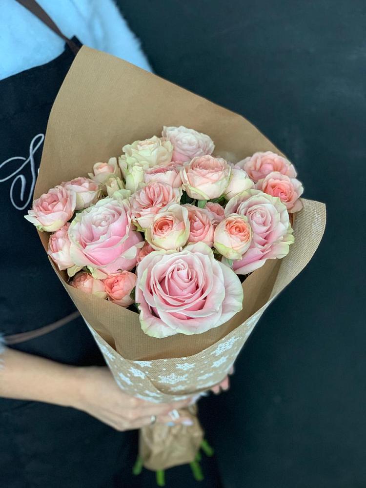 Букет цветов из: Хризантемы и Розы в Семикаракорске