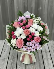 Букет цветов из:  Альстромерии, Гвоздики, Розы и Хризантемы в Семикаракорске
