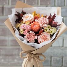 Букет цветов из:  Гвоздики, Хризантемы и Розы в Семикаракорске