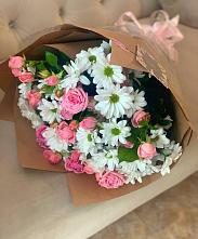 Букет цветов из:  Розы и Хризантемы в Семикаракорске