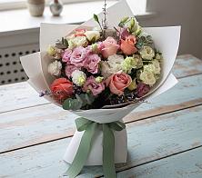 Букет цветов из:  Розы, Лизиантусы и Гвоздики в Семикаракорске