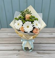 Букет цветов из:  Герберы, Розы и Хризантемы в Семикаракорске