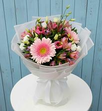 Букет цветов из:  Герберы, Альстромерии и Лизиантусы #REPLACE_PRED# Семикаракорске