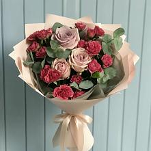 Букет цветов из:  Гвоздики и Розы в Семикаракорске